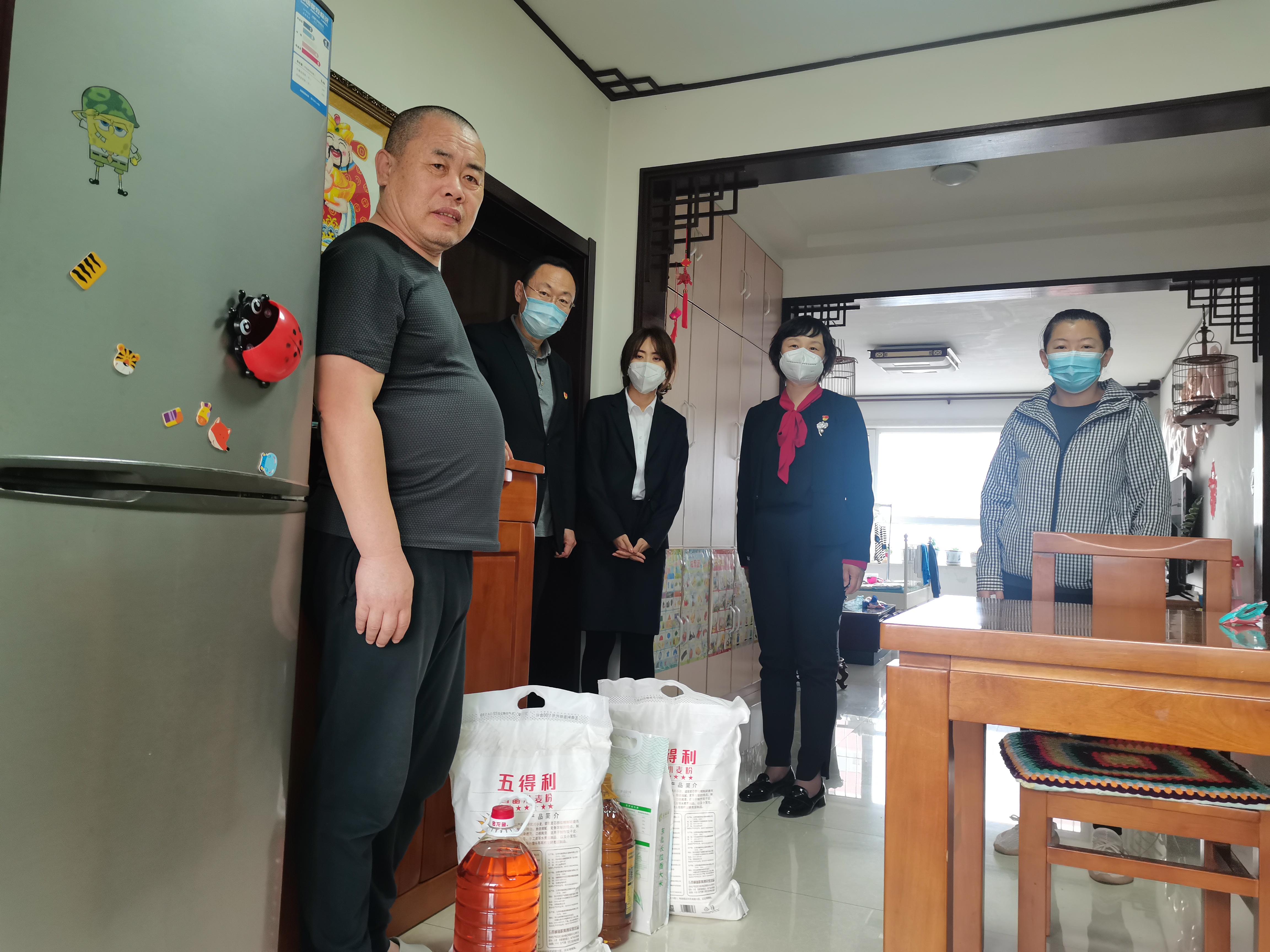 浓情端午 情暖人心|黄瓜视频
党支部走访慰问包保贫困户